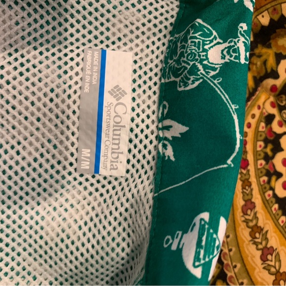 Columbia Green Christmas Fish Short Sleeve Shirt Size Med - Picture 3 of 5